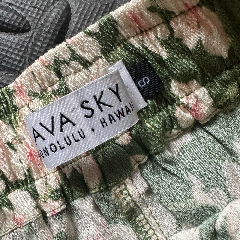 Fighting Eel Ava Sky Sage Sakura Green Floral High Waist Shorts Kahea Small - Picture 4 of 4